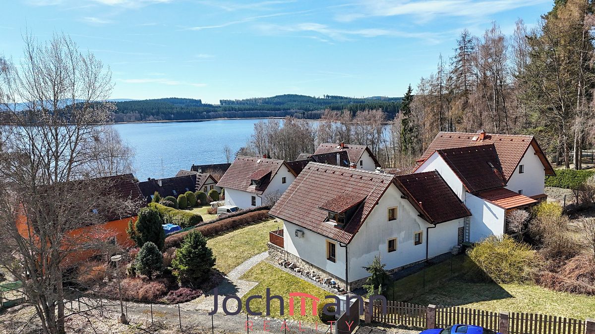 Prodej rodinného domu 182 m², pozemek 1009 m² – fotografie 3