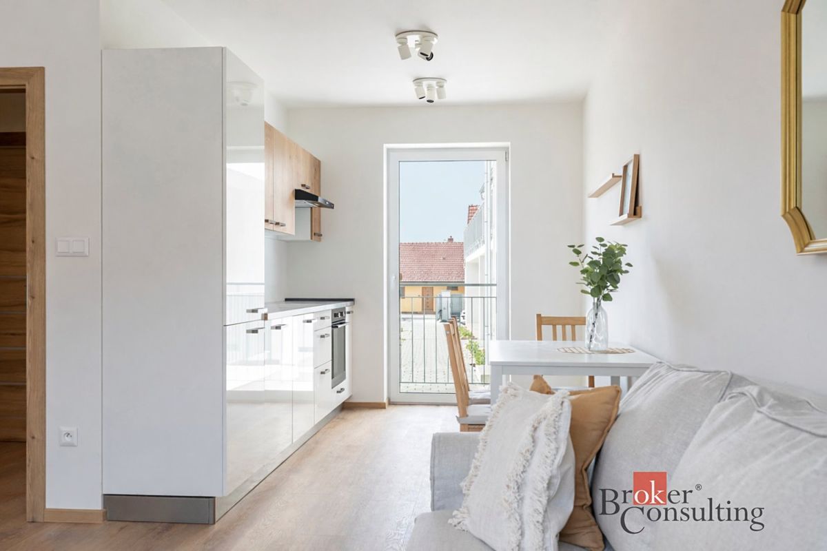 Pronájem bytu 2+kk 50 m² – fotografie 4