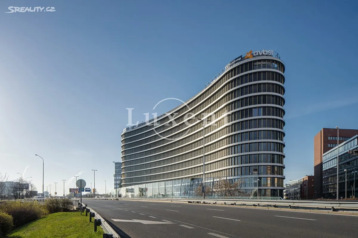 Pronájem kanceláře 500 m², Praha