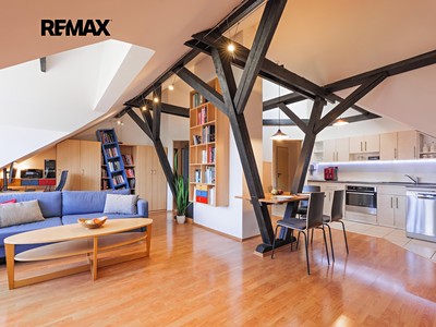 Prodej bytu 4+kk 111 m² (Podkrovní)