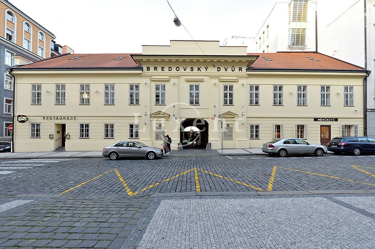 Pronájem kanceláře 300 m² – fotografie 4