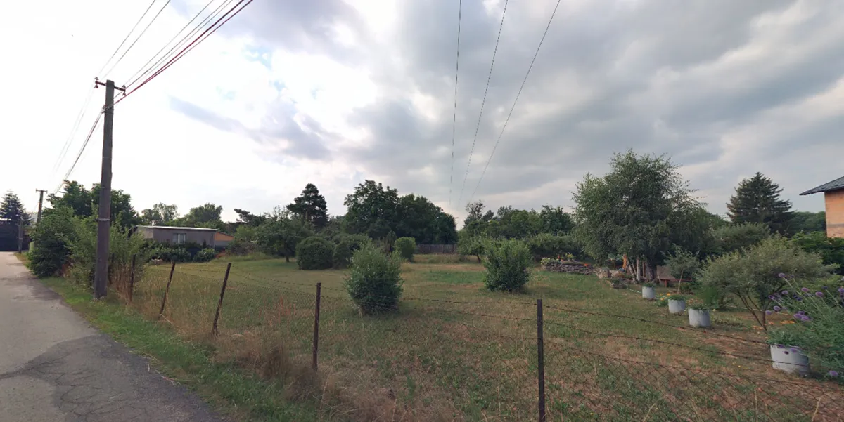 Prodej stavebního pozemku 1271 m² – pohled 3