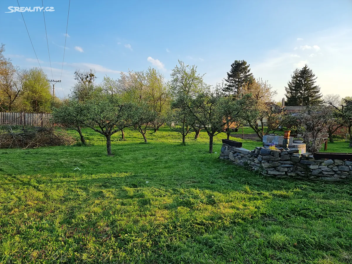 Prodej stavebního pozemku 1271 m² – pohled 5