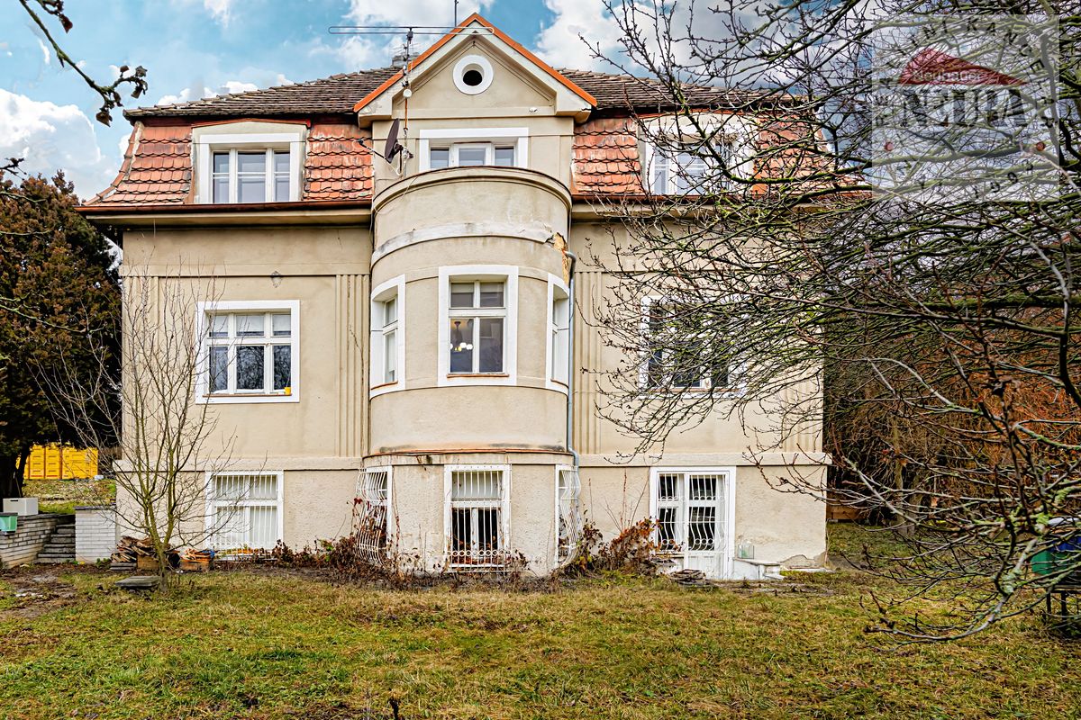 Prodej vily 295 m², pozemek 846 m² – fotografie 3