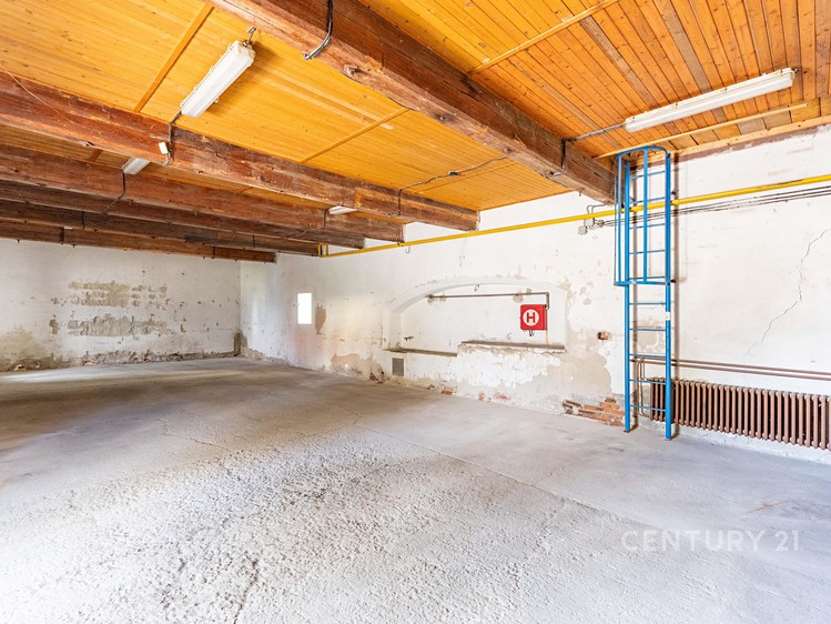 Комерційне приміщення на продаж, 2 212 м² (14 з 36)