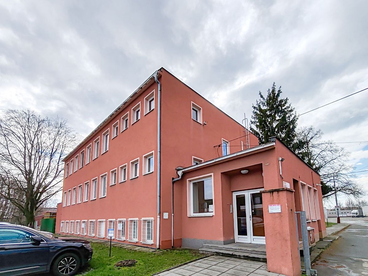 Pronájem kanceláře 102 m² – fotografie 2