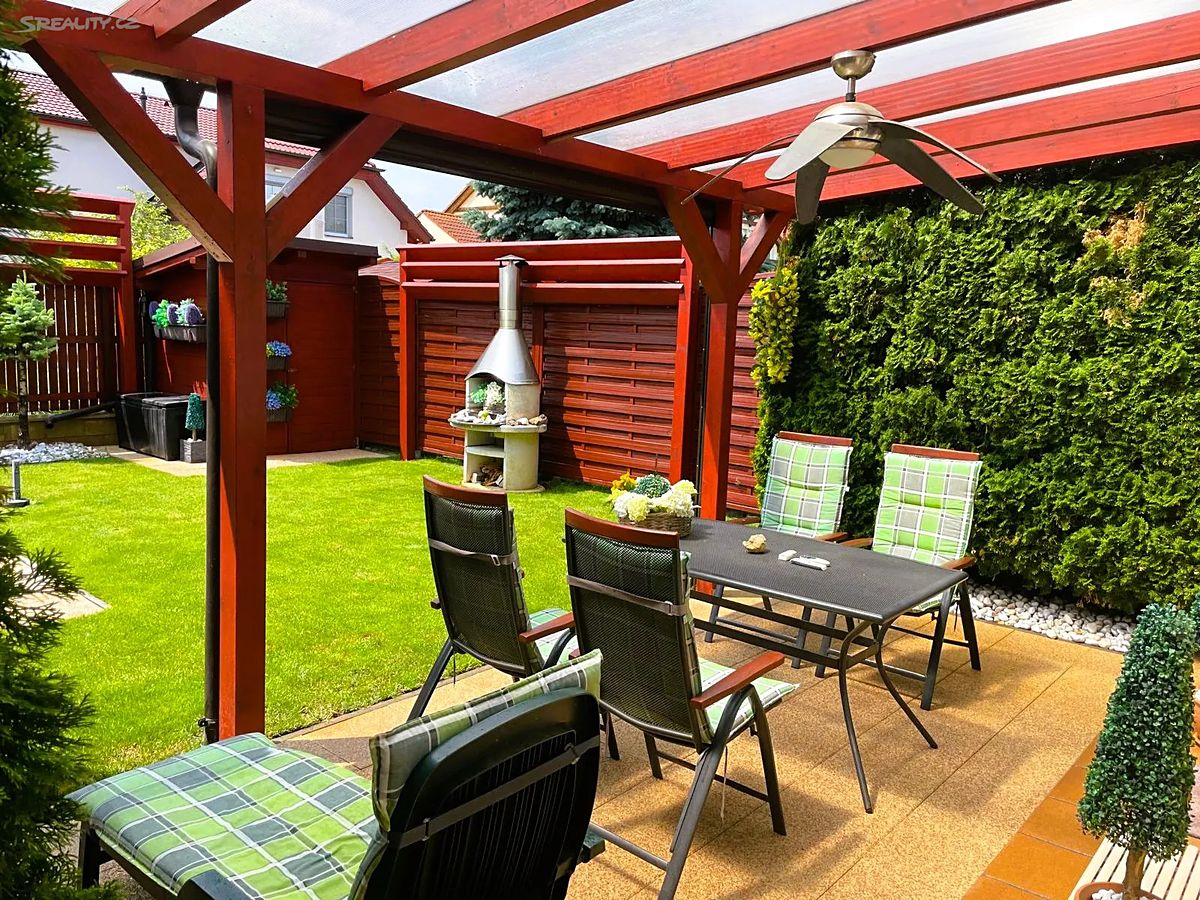 Prodej rodinného domu 135 m², pozemek 270 m² – fotografie 2