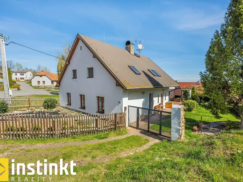 Prodej rodinného domu 180 m², pozemek 1718 m², Bušanovice – náhled fotky 2