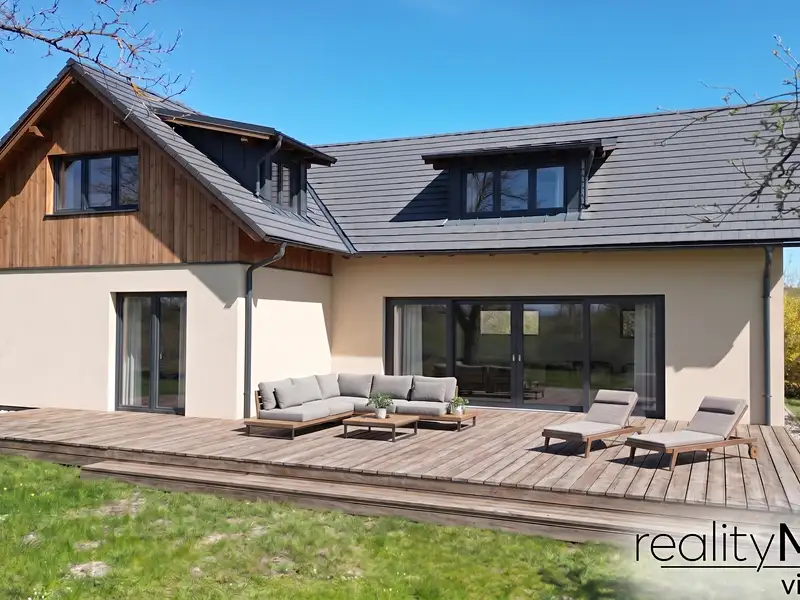 Prodej rodinného domu 252 m², pozemek 1445 m², Rovensko pod Troskami – náhled fotky 2
