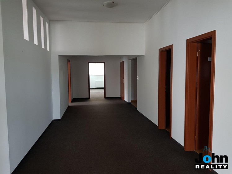 Комерційне приміщення в оренду, 200 м² (3 з 15)