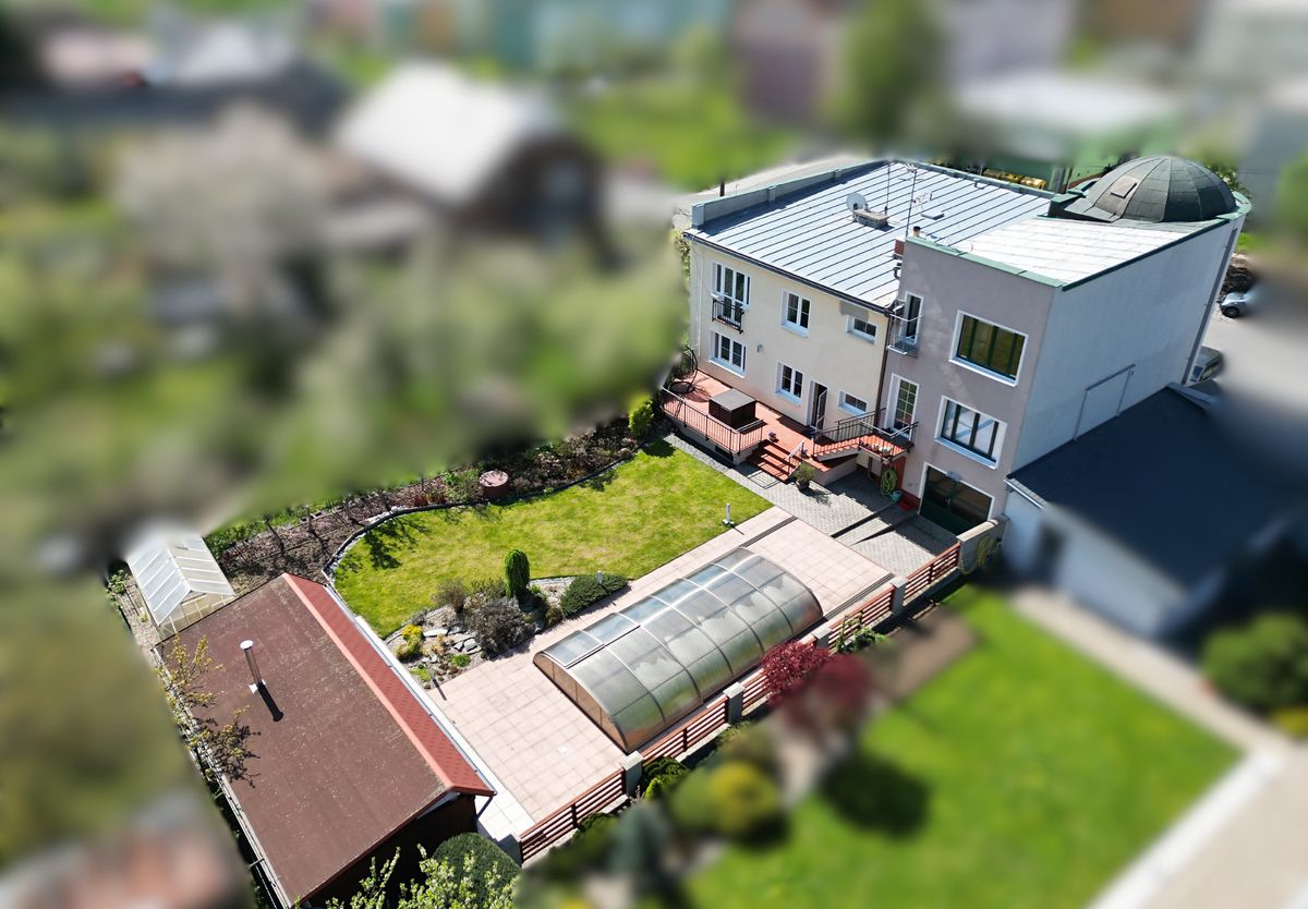 Prodej rodinného domu 300 m², pozemek 631 m² – fotografie 3