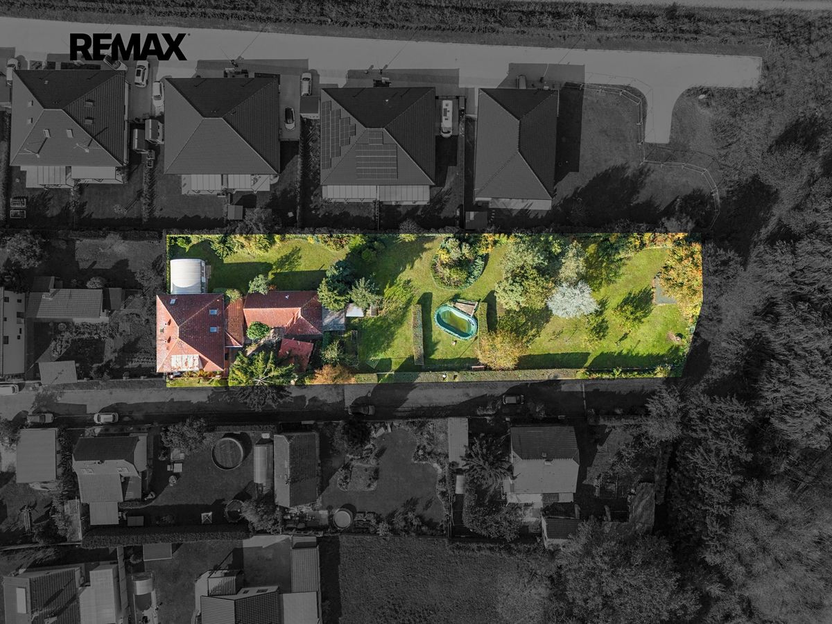 Prodej rodinného domu 197 m², pozemek 2250 m² – fotografie 2