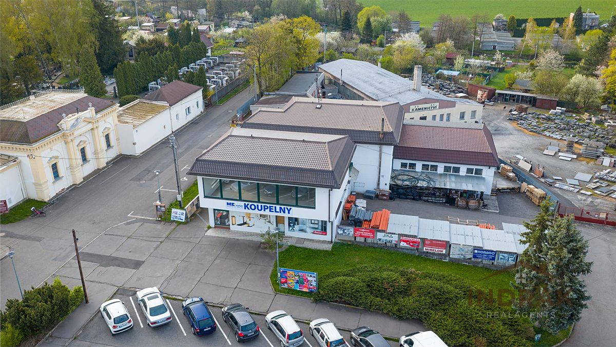 Prodej obchodního prostoru 726 m² – fotografie 2
