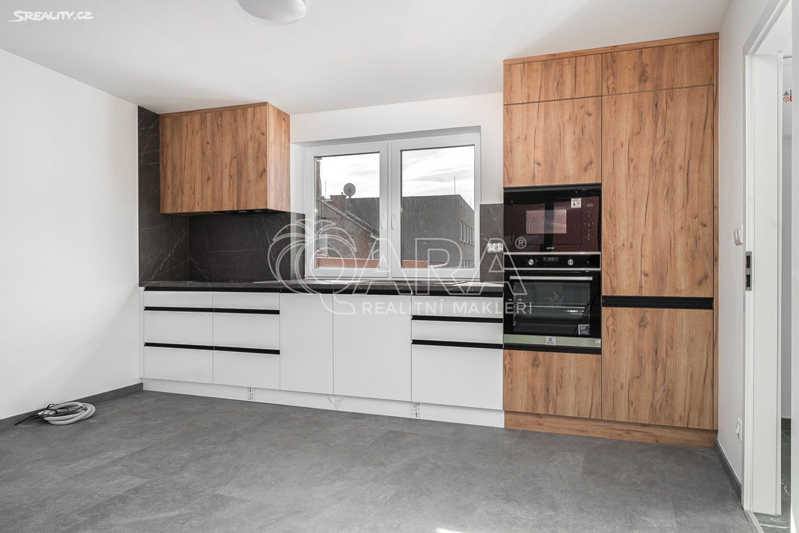 Prodej bytu 2+kk 64 m² – pohled 3