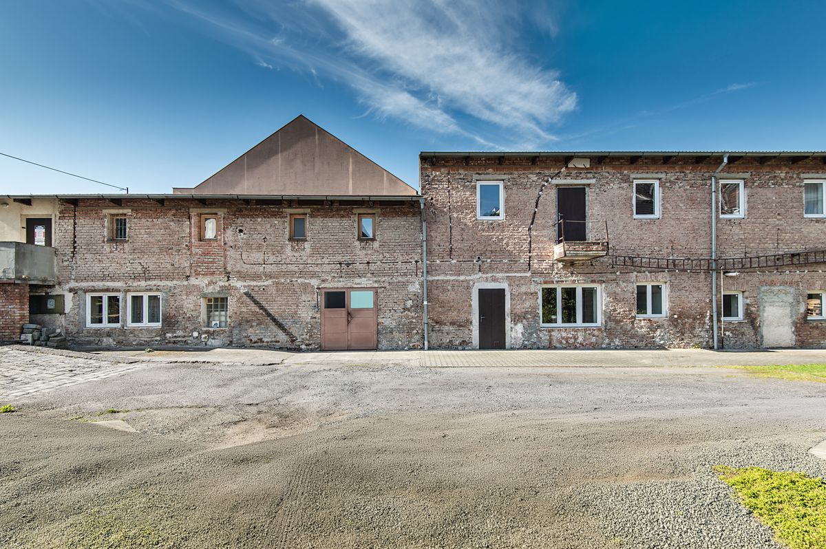 Prodej obchodního prostoru 340 m² – fotografie 2