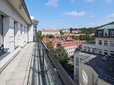 Pronájem bytu 6 pokojů a více 561 m²