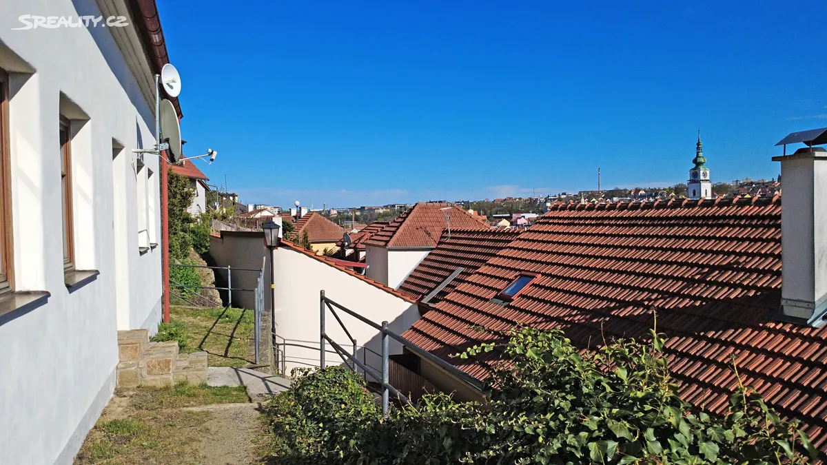Prodej rodinného domu 250 m², pozemek 170 m² - Więcej