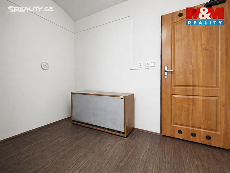 Pronájem obchodního prostoru 25 m² – pohled 3