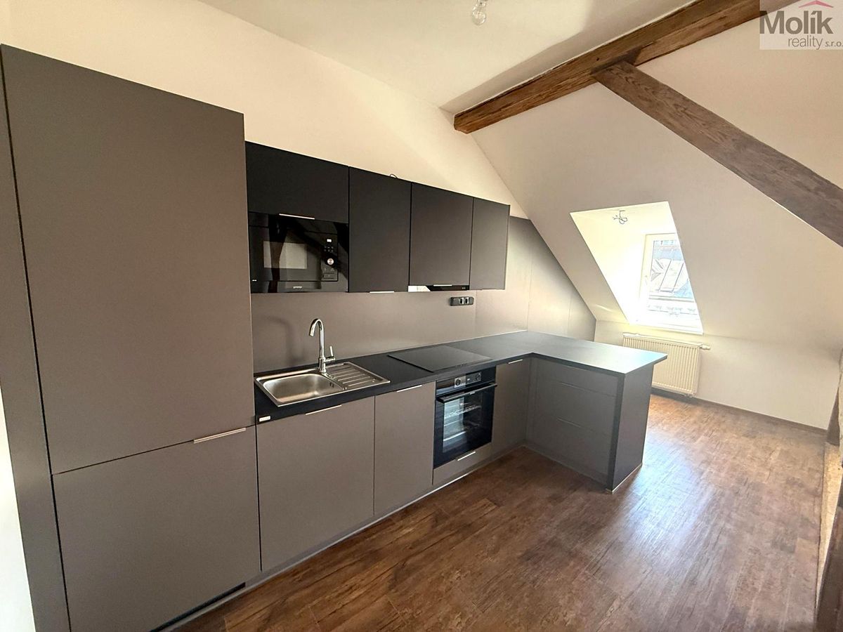 Pronájem bytu 2+kk 72 m²