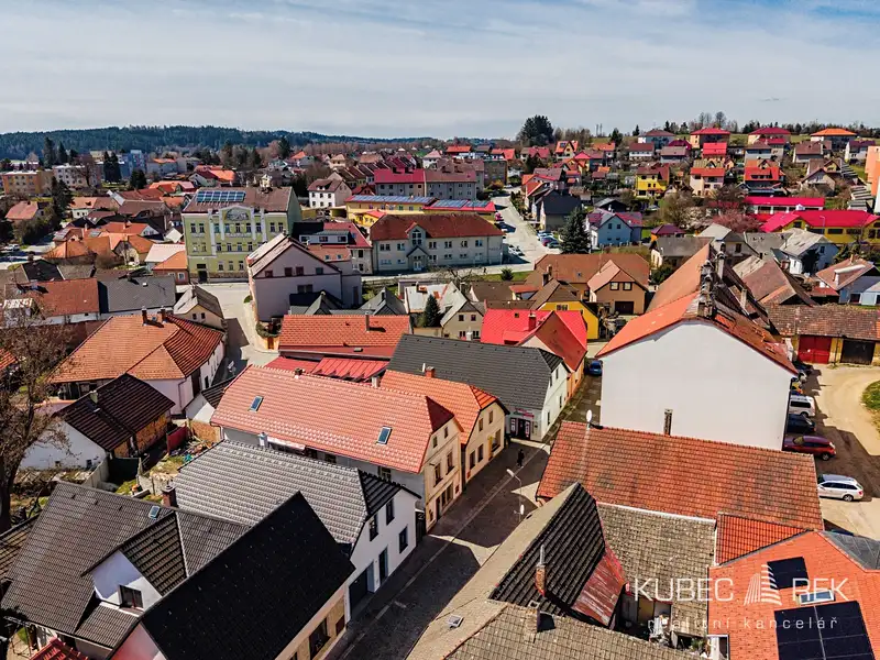 Prodej rodinného domu 270 m², pozemek 430 m², Kamenice nad Lipou – náhled fotky 2