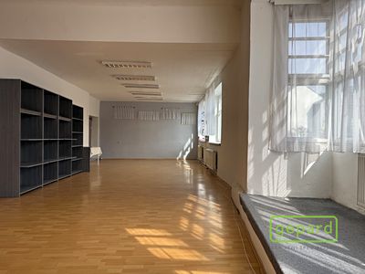 Pronájem obchodního prostoru 84 m²