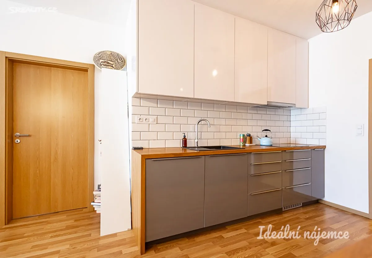Pronájem bytu 2+kk 68 m² – pohled 6