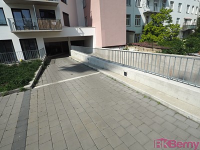 Pronájem garážového stání 15 m² — photo 4