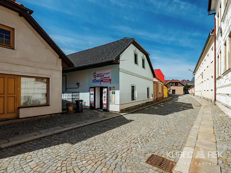 Prodej rodinného domu 270 m², pozemek 430 m², Kamenice nad Lipou – náhled fotky 1