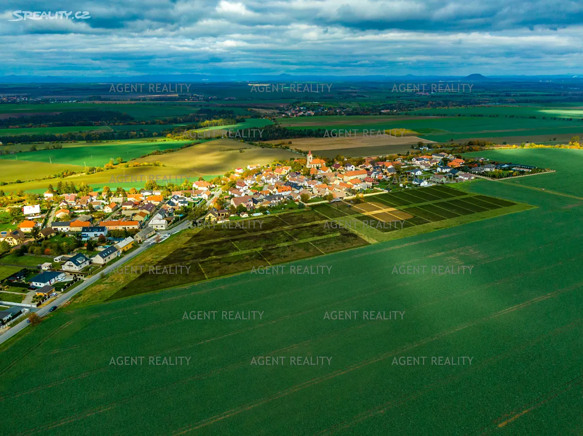 Prodej stavebního pozemku 879 m², Slaný