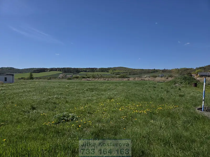 Prodej stavebního pozemku 700 m², Krnov – náhled fotky 2