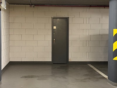 Pronájem garážového stání 16 m²