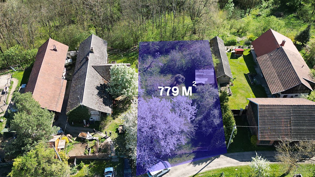 Prodej stavebního pozemku 779 m² – fotografie 2