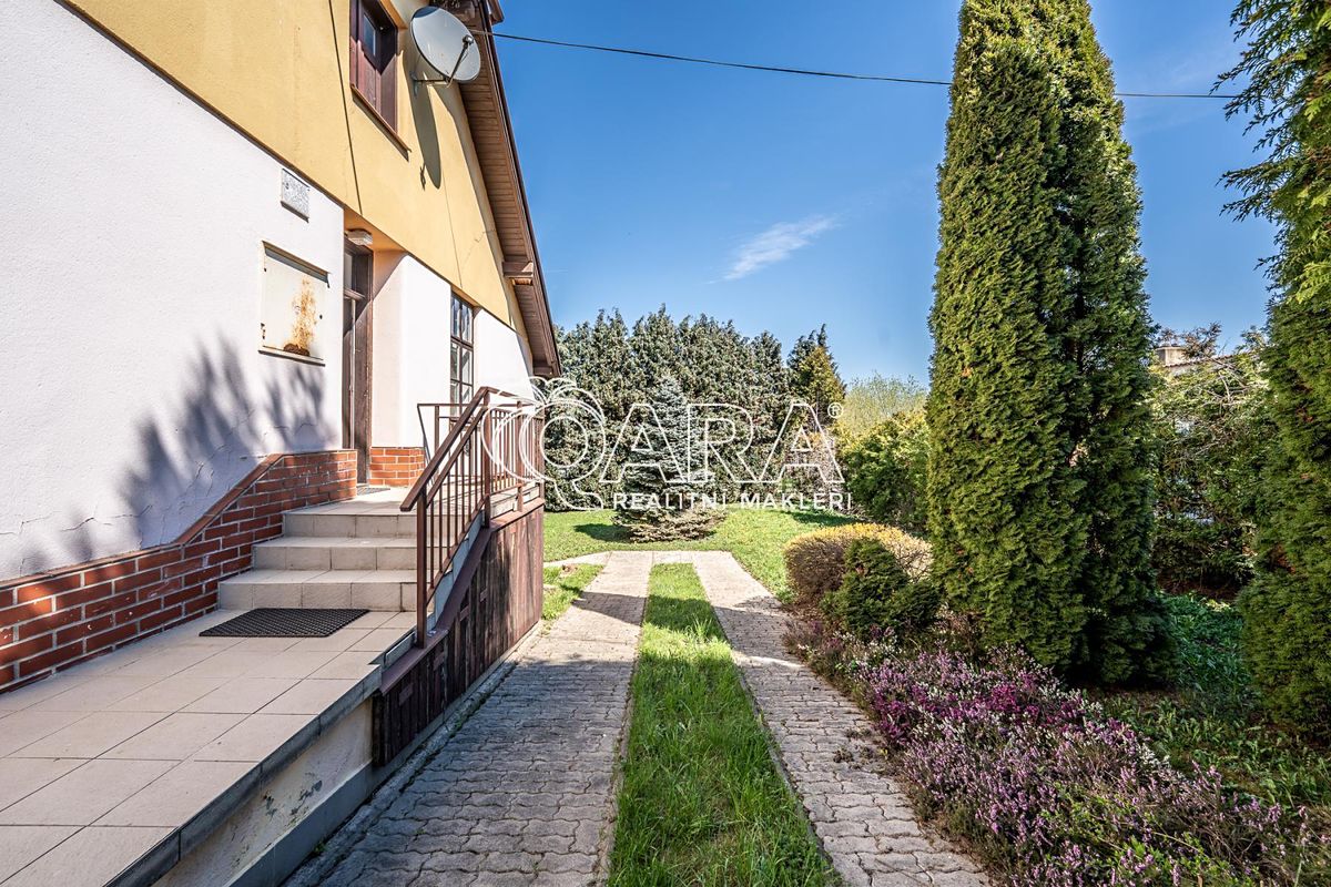 Prodej rodinného domu 170 m², pozemek 566 m² – fotografie 2