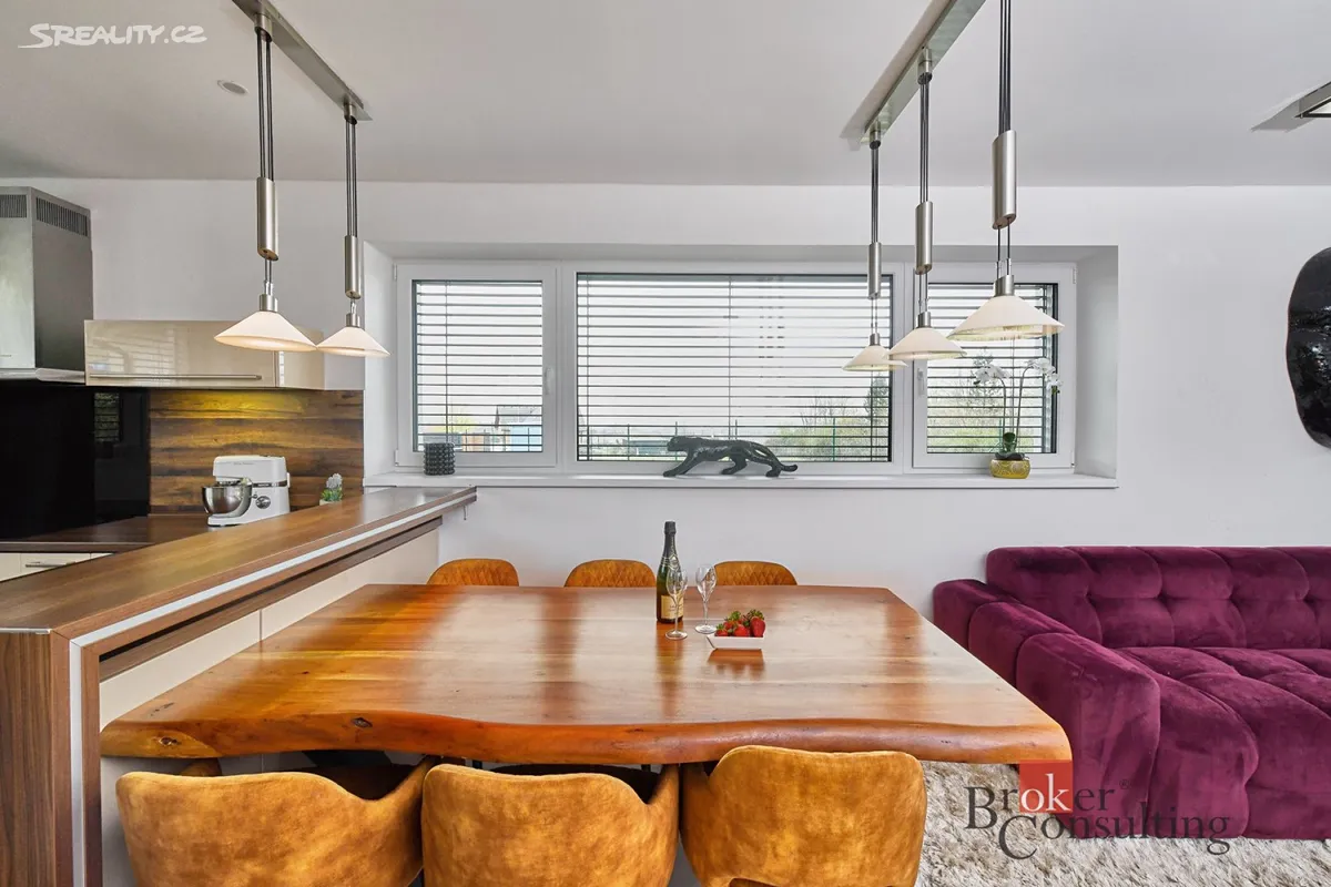 Pronájem rodinného domu 180 m², pozemek 1270 m² – pohled 4