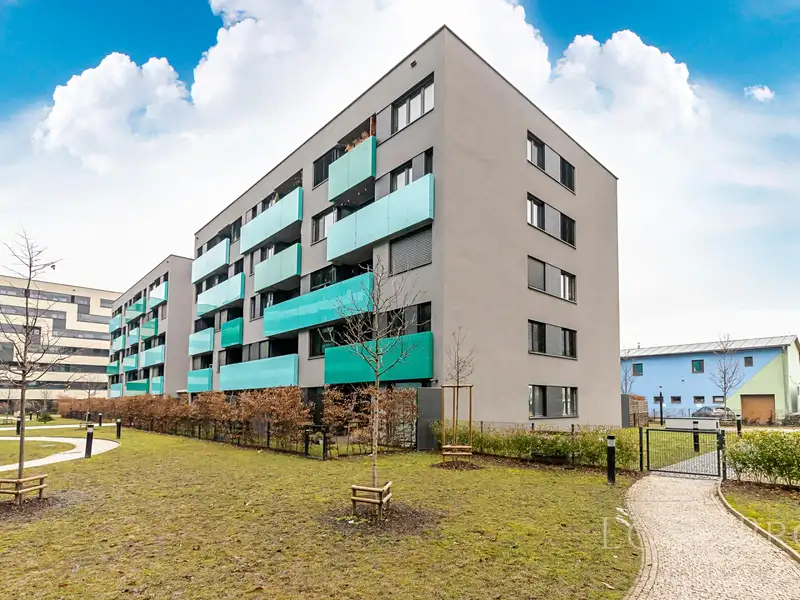 Pronájem garážového stání 13 m², Praha – náhled fotky 3