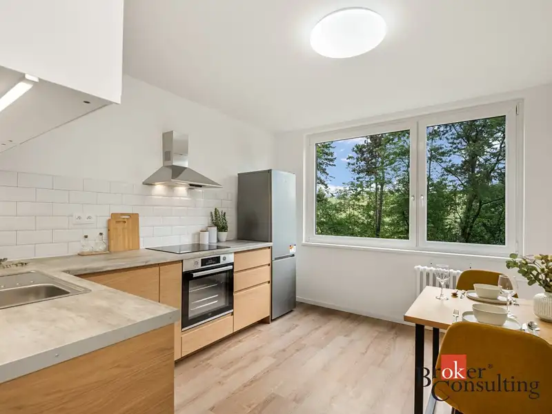 Pronájem bytu 3+1 79 m², Praha – náhled fotky 1