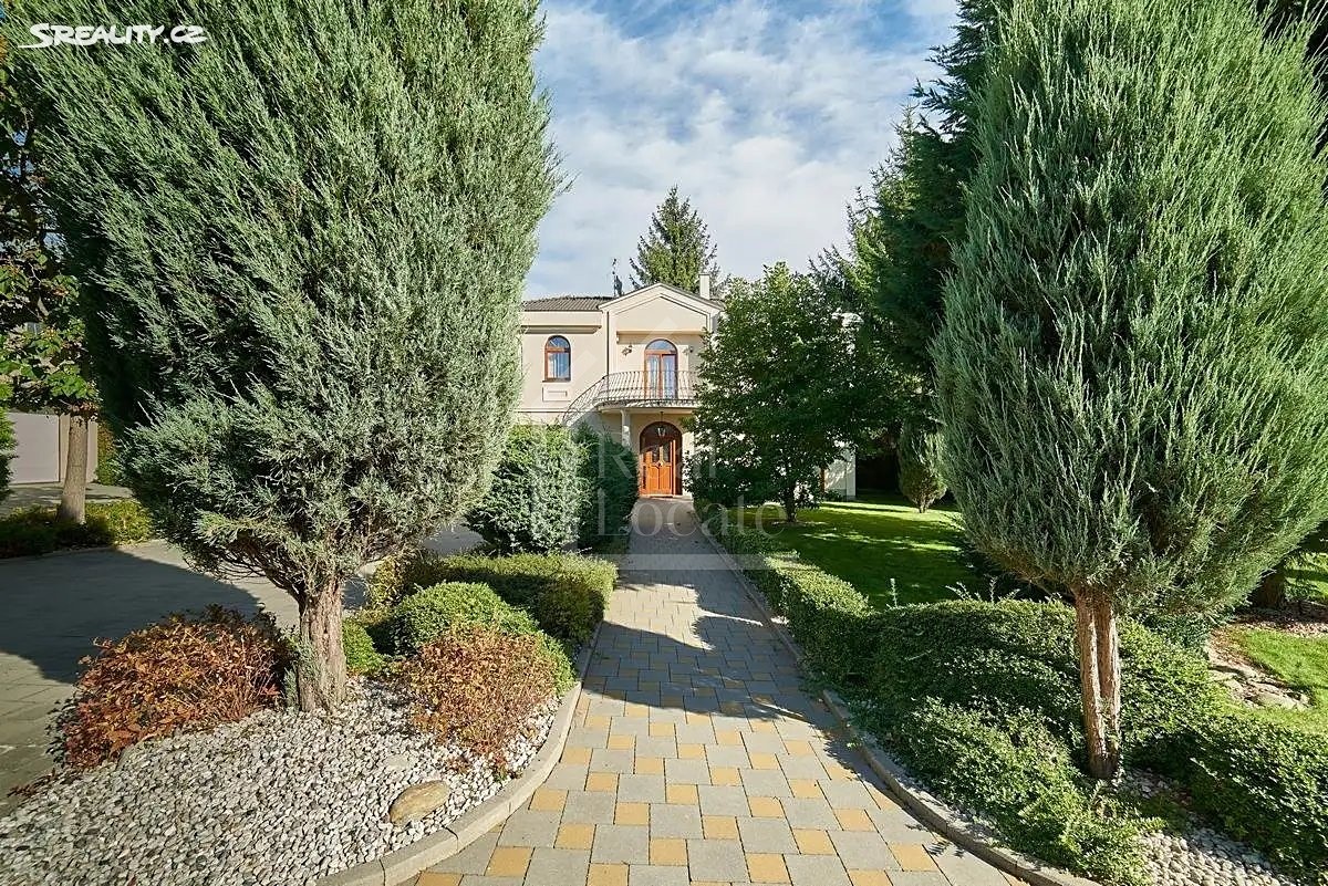 Pronájem  vily 255 m², pozemek 780 m², Praha