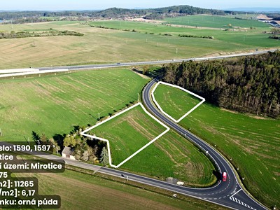 Prodej  pole 11 265 m²
