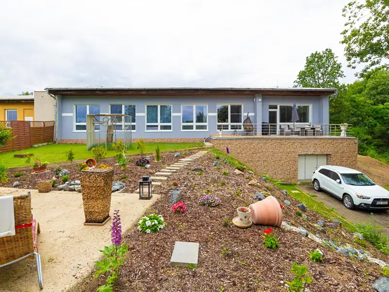 Prodej rodinného domu 358 m², pozemek 520 m², Slabce – náhled fotky 2