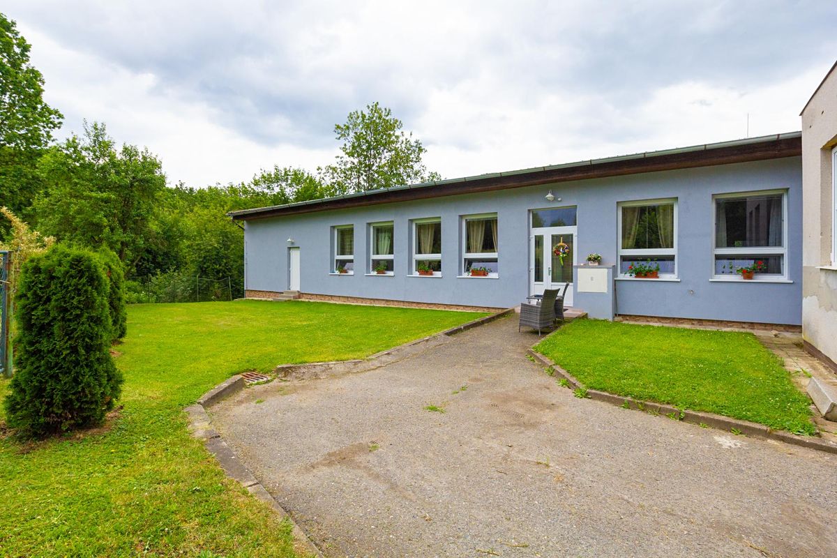 Prodej rodinného domu 358 m², pozemek 520 m² – fotografie 4