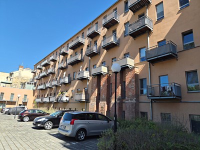 Pronájem garážového stání 14 m²