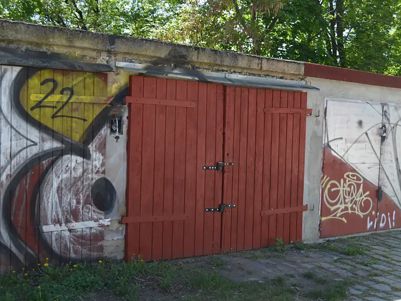 Prodej garáže 14 m², Praha – náhled fotky 1