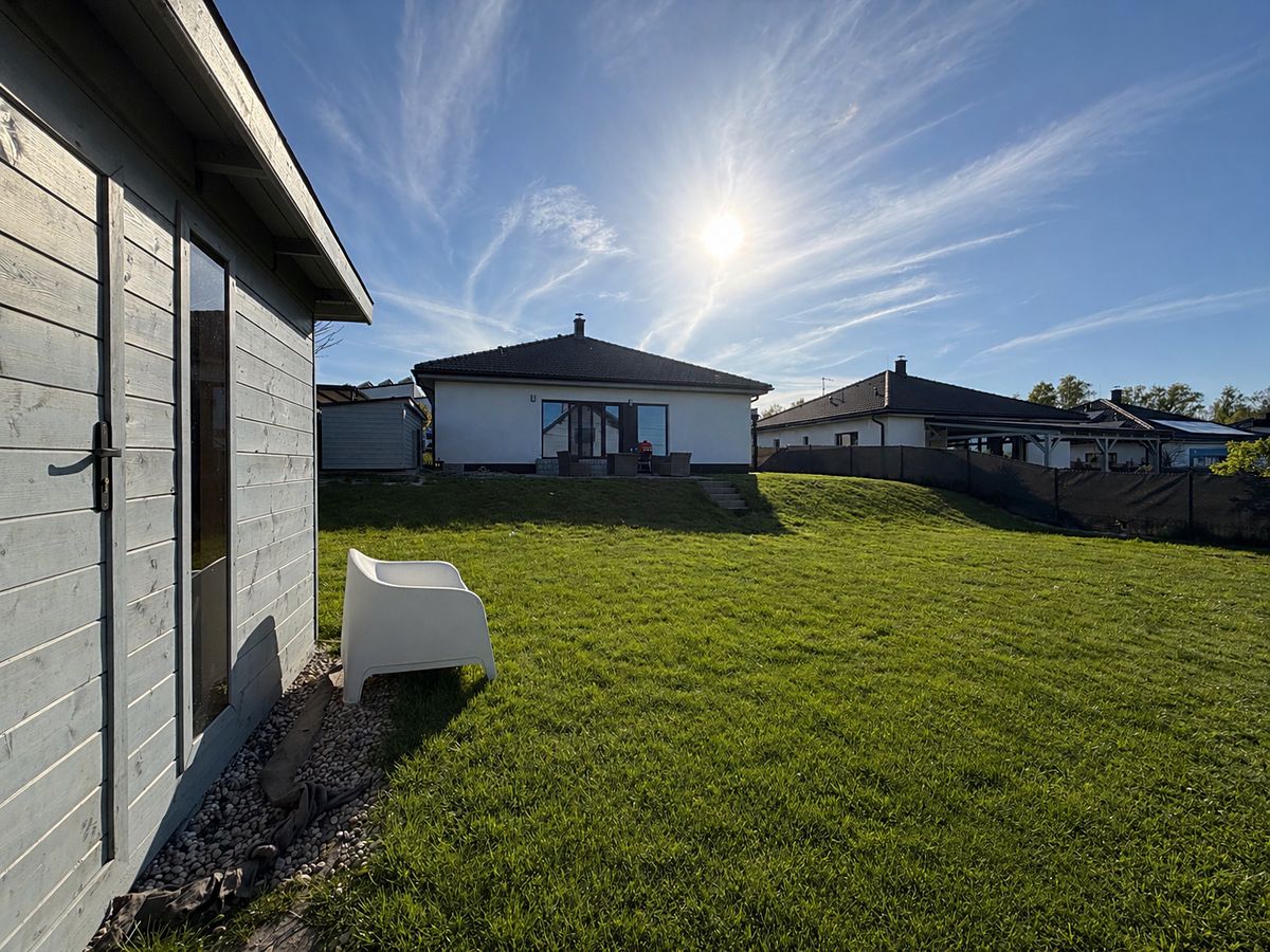 Prodej rodinného domu 108 m², pozemek 672 m² – fotografie 2