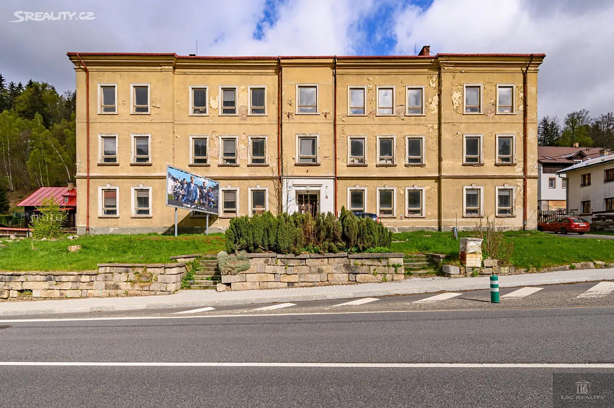 Prodej činžovního domu 900 m², Desná
