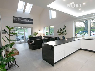 Prodej  rodinného domu 263 m², pozemek 38 000 m²