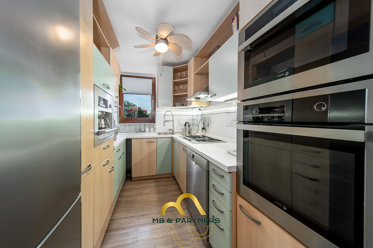 Prodej rodinného domu 232 m², pozemek 978 m² – fotografie 4