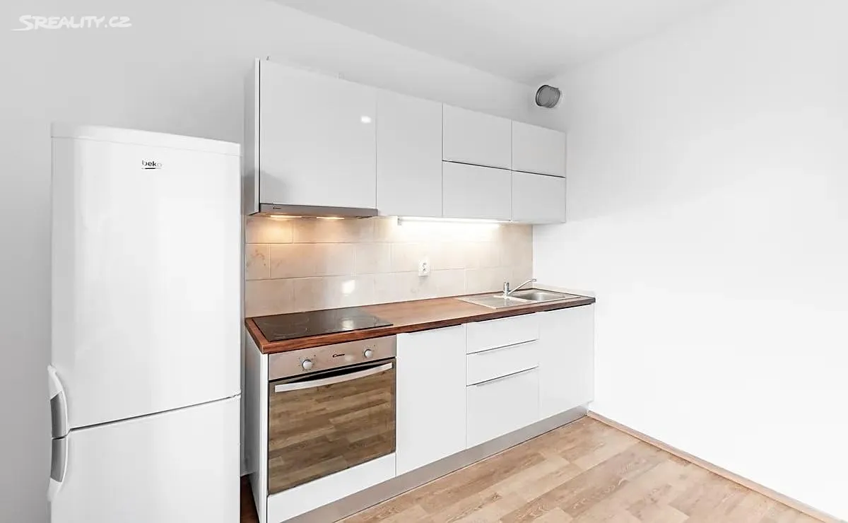 Pronájem bytu 1+kk 41 m² – pohled 2