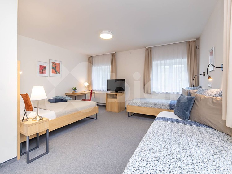 Комерційне приміщення на продаж, 370 м² (4 з 32)
