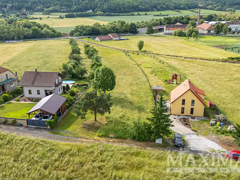 Prodej pozemku 2625 m², Lochovice – náhled fotky 3