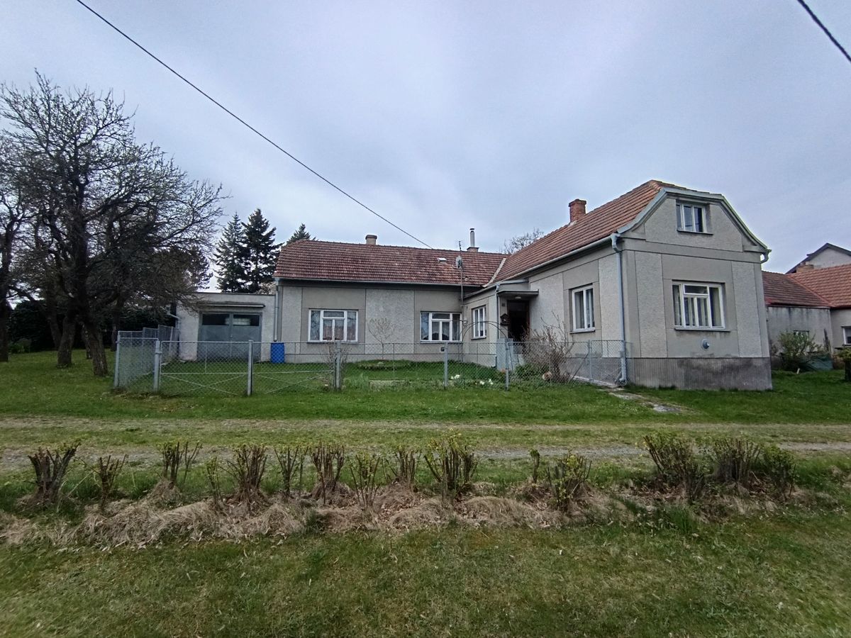 Prodej rodinného domu 120 m², pozemek 444 m²
